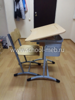 ekstra-perfo-1r-odnomestnaya-parta-s-perforirovannym-ekranom-polochkoy-i-uglom-naklona-stoleshnitsy5