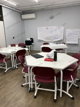 stoleshnitsa-tsvetnaya-dlya-stola-trapetsiya6