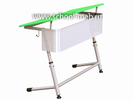 premera-2r-perfo-zelyonaya-dvuhmestnaya-parta-s-perforirovannym-ekranom-i-uglom-naklona-stoleshnitsy