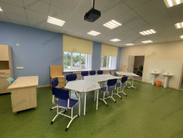 stol-uchenicheskiy-transformer-trapetsiya-fanera-jeltyy2