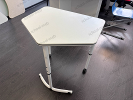 ekstra-3d-odnomestnaya-parta-s-pyatiugolnoy-stoleshnitsey2